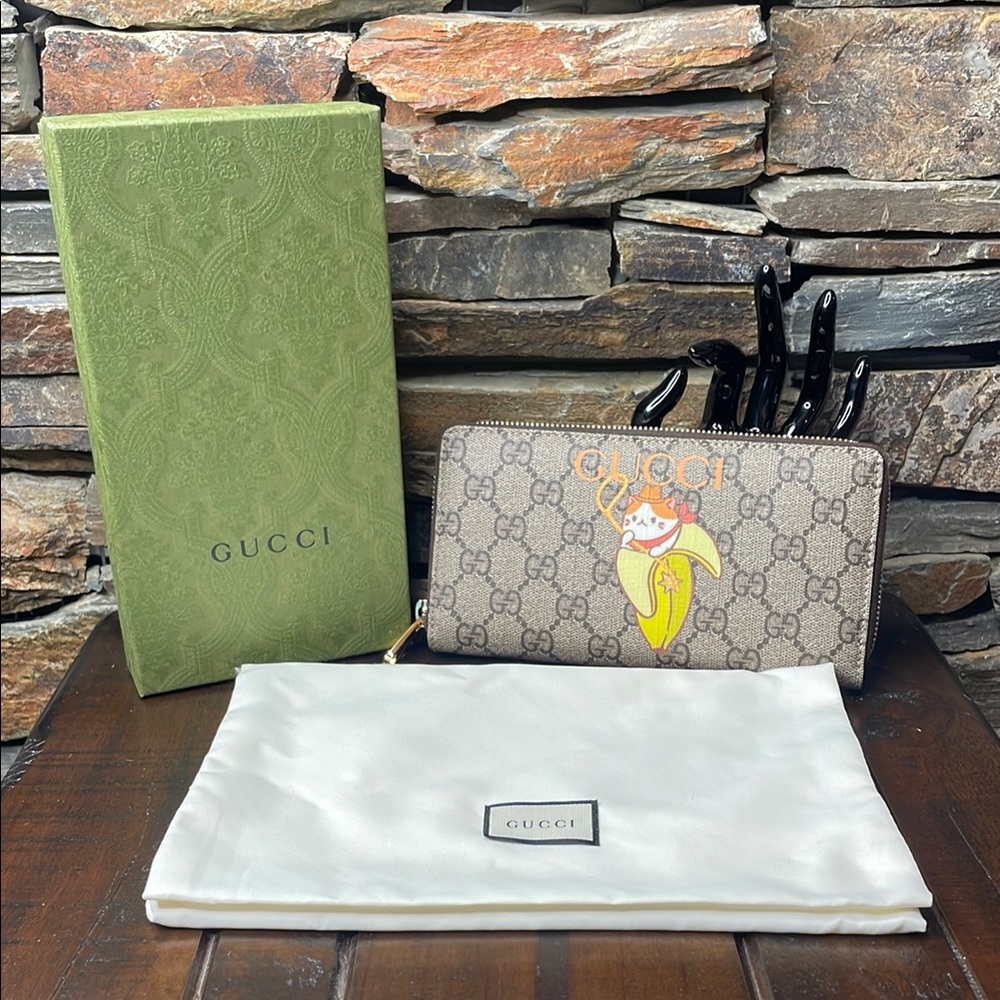 Gucci x Bananya GG Supreme Canvas Zip Around Cat Long Wallet LIMITED EDITION 🔥